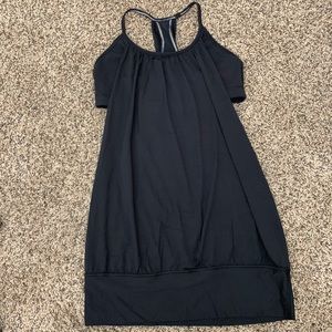 Lululemon tank with sports bra size 6